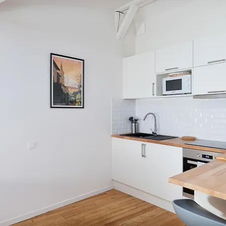 Appartement Grand studio design avec jacuzzi *